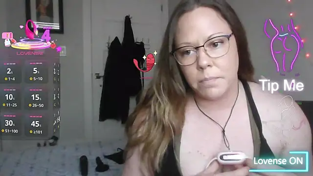 Snapshot of MissyLovexxx chatting on March 1, 7:59 pm MissyLovexxx online show from March 1, 7:59 pm