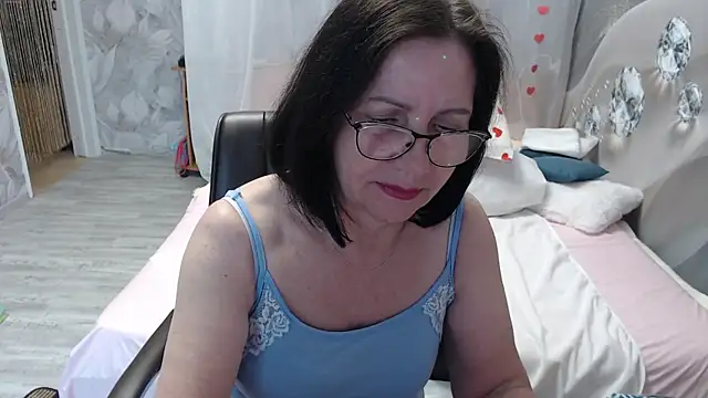 OlgaHottie online show from May 22, 11:36 pm