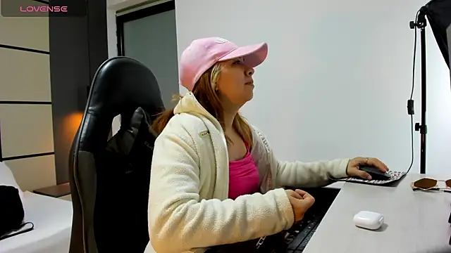 alma fenix online show from March 20, 12:50 pm