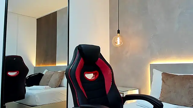 Snapshot of alma_fenix chatting on October 22, 12:37 pm alma fenix online show from October 22, 12:37 pm