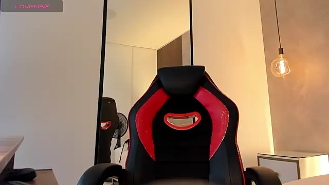 Snapshot of alma_fenix chatting on October 30, 12:14 pm alma fenix online show from October 30, 12:14 pm