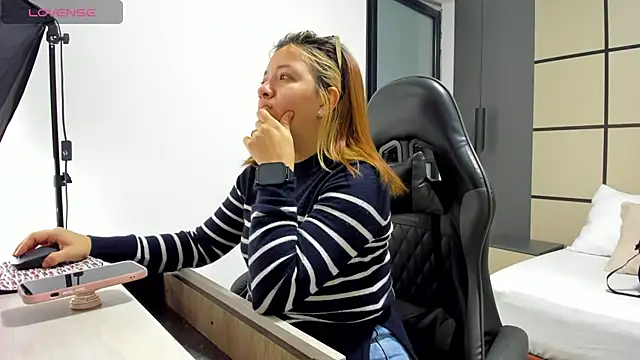 alma fenix online show from March 24, 12:38 pm