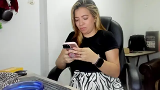 alma fenix online show from April 15, 7:47 am