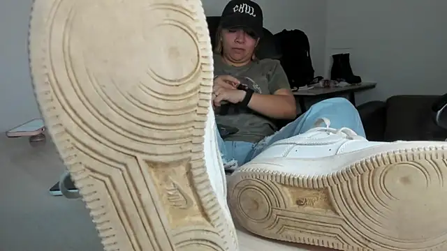 alma fenix online show from March 27, 8:26 am