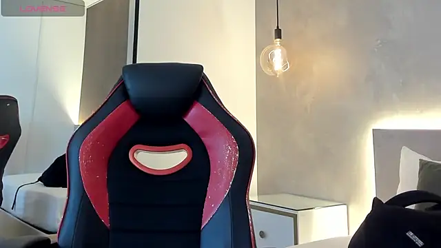 Snapshot of alma_fenix chatting on November 19, 12:27 pm alma fenix online show from November 19, 12:27 pm