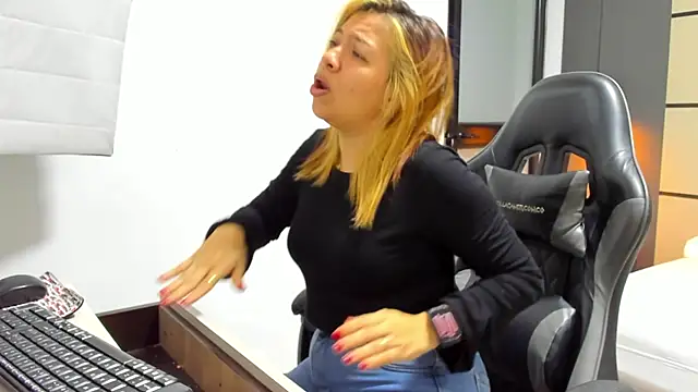 alma fenix online show from March 12, 12:42 pm