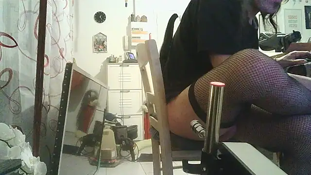 Snapshot of cyril020202 chatting on October 20, 5:13 pm cyril020202 online show from October 20, 5:13 pm