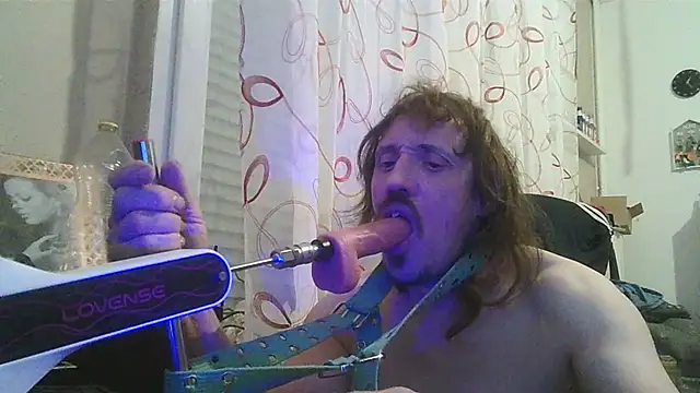 Snapshot of cyril020202 chatting on December 5, 12:15 pm cyril020202 online show from December 5, 12:15 pm