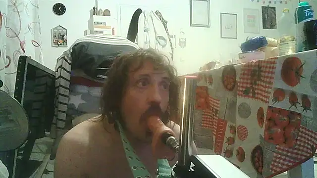 Snapshot of cyril020202 chatting on October 24, 6:23 am cyril020202 online show from October 24, 6:23 am