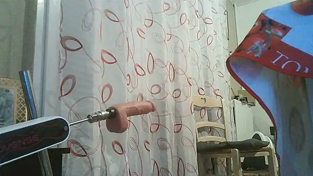 Snapshot of cyril020202 chatting on December 18, 11:25 am cyril020202 online show from December 18, 11:25 am