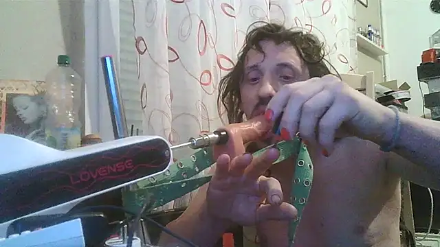 Snapshot of cyril020202 chatting on February 27, 10:42 pm cyril020202 online show from February 27, 10:42 pm