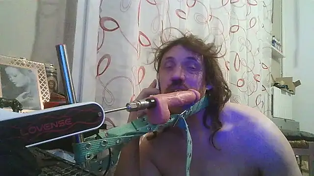 Snapshot of cyril020202 chatting on December 2, 10:28 am cyril020202 online show from December 2, 10:28 am