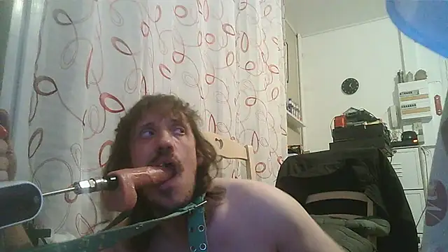 cyril020202 online show from April 2, 9:21 pm