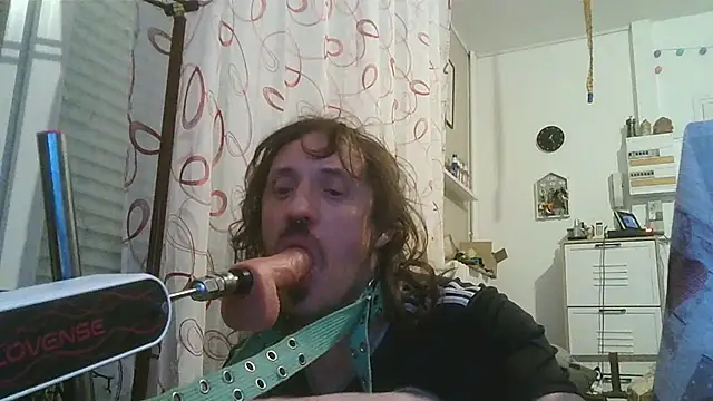 Snapshot of cyril020202 chatting on November 19, 8:25 am cyril020202 online show from November 19, 8:25 am