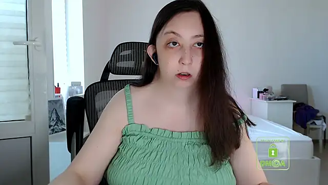 Snapshot of cute_and_hot chatting on June 11, 2:58 pm cute and hot online show from June 11, 2:58 pm