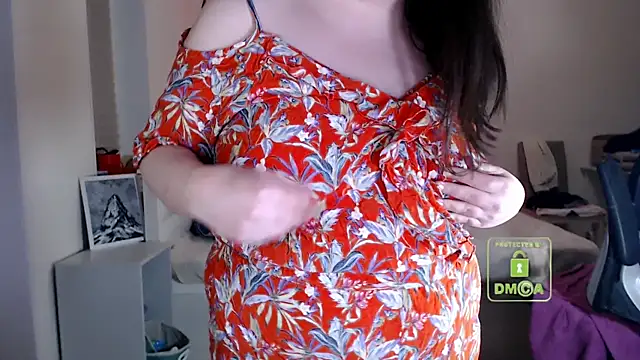 cute and hot online show from March 18, 4:41 pm