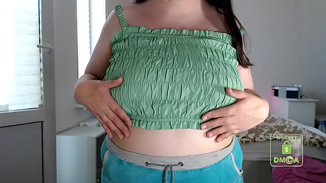 Snapshot of cute_and_hot chatting on July 5, 2:35 pm cute and hot online show from July 5, 2:35 pm