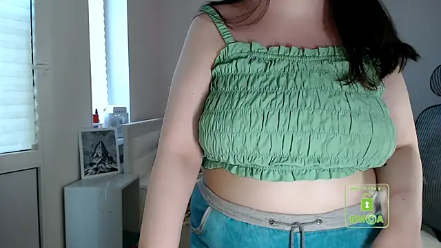 Snapshot of cute_and_hot chatting on June 12, 2:04 pm cute and hot online show from June 12, 2:04 pm