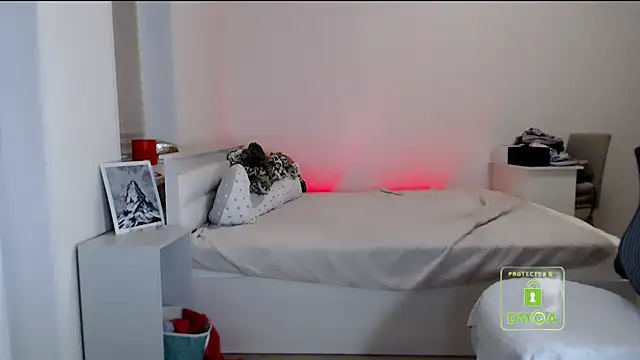 cute and hot online show from April 15, 7:58 pm