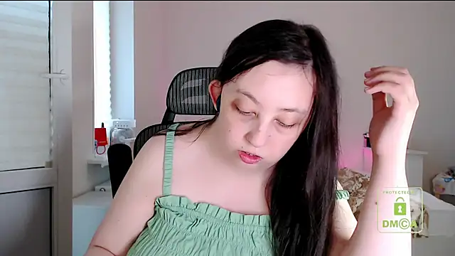 Snapshot of cute_and_hot chatting on July 10, 4:51 pm cute and hot online show from July 10, 4:51 pm
