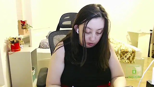 cute and hot online show from February 28, 3:48 pm