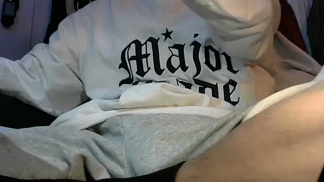 Snapshot of Ray175oo chatting on February 2, 5:34 pm Ray175oo online show from February 2, 5:34 pm