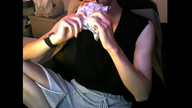 Snapshot of Ray175oo chatting on September 27, 6:14 pm Ray175oo online show from September 27, 6:14 pm