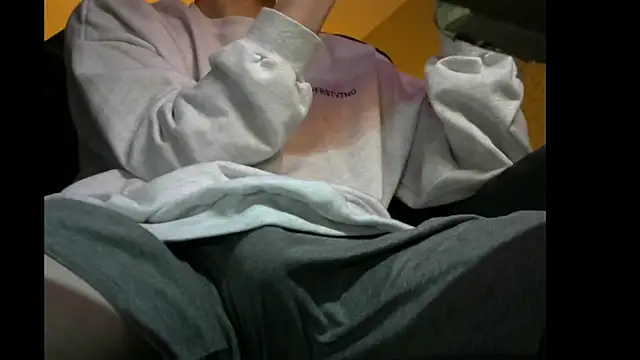 Snapshot of Ray175oo chatting on February 3, 4:20 pm Ray175oo online show from February 3, 4:20 pm