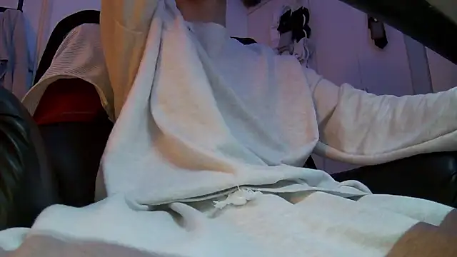 Snapshot of Ray175oo chatting on February 21, 5:15 pm Ray175oo online show from February 21, 5:15 pm