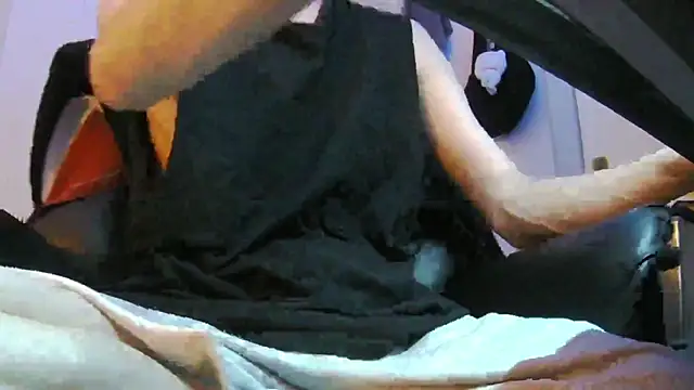 Snapshot of Ray175oo chatting on February 20, 7:49 pm Ray175oo online show from February 20, 7:49 pm