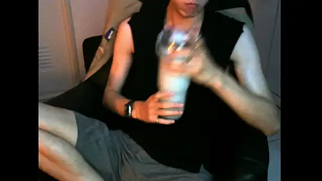 Snapshot of Ray175oo chatting on October 9, 1:11 pm Ray175oo online show from October 9, 1:11 pm