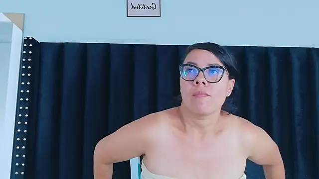 hotlatinateacher online show from February 26, 6:41 pm