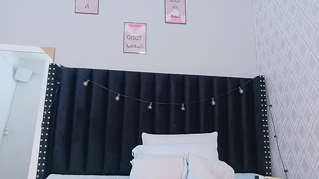 Snapshot of hotlatinateacher chatting on October 30, 7:33 pm hotlatinateacher online show from October 30, 7:33 pm