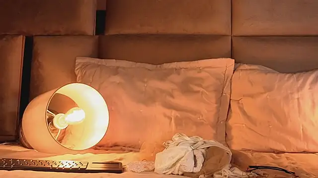 angelinepossy online show from November 3, 6:11 pm