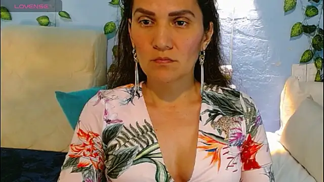 venus swet  online show from February 8, 2:09 am