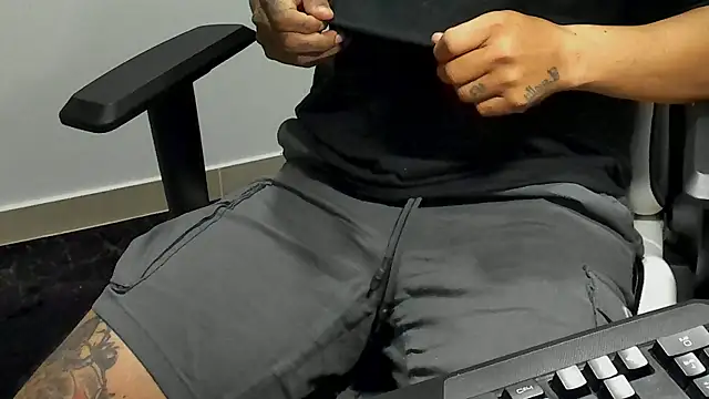 Snapshot of stebankechima chatting on November 1, 11:09 pm stebankechima online show from November 1, 11:09 pm