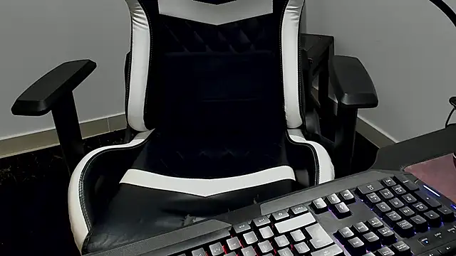 Snapshot of stebankechima chatting on October 26, 4:13 am stebankechima online show from October 26, 4:13 am