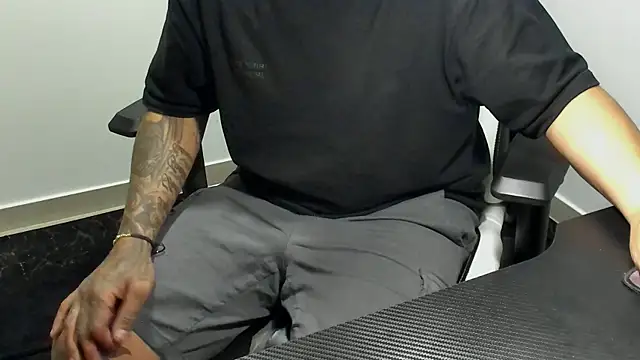 Snapshot of stebankechima chatting on October 30, 3:27 am stebankechima online show from October 30, 3:27 am