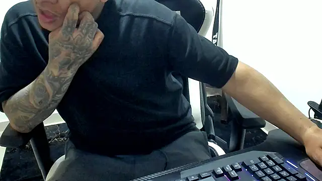 Snapshot of stebankechima chatting on October 10, 12:22 am stebankechima online show from October 10, 12:22 am