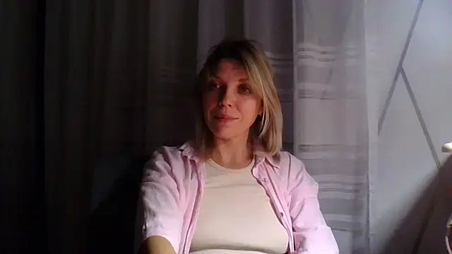 Snapshot of VelvetLove287 chatting on February 20, 7:52 pm VelvetLove287 online show from February 20, 7:52 pm