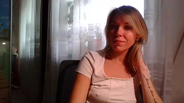 VelvetLove287 online show from March 17, 6:27 am