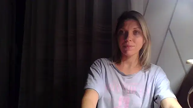 Snapshot of VelvetLove287 chatting on February 16, 7:49 pm VelvetLove287 online show from February 16, 7:49 pm