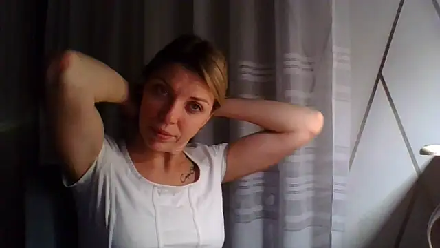 Snapshot of VelvetLove287 chatting on March 22, 7:42 pm VelvetLove287 online show from March 22, 7:42 pm