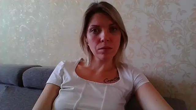 Snapshot of VelvetLove287 chatting on March 20, 8:53 am VelvetLove287 online show from March 20, 8:53 am