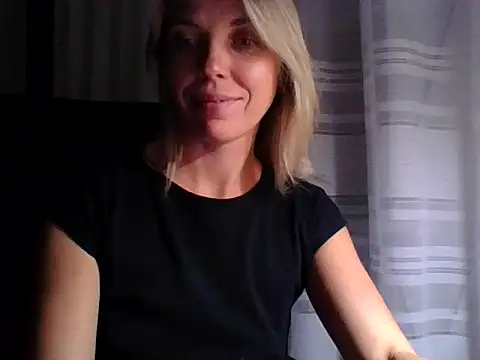 Snapshot of VelvetLove287 chatting on October 3, 6:53 pm VelvetLove287 online show from October 3, 6:53 pm