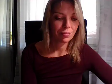 Snapshot of VelvetLove287 chatting on October 1, 9:03 am VelvetLove287 online show from October 1, 9:03 am