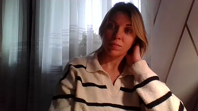 Snapshot of VelvetLove287 chatting on March 2, 11:41 am VelvetLove287 online show from March 2, 11:41 am