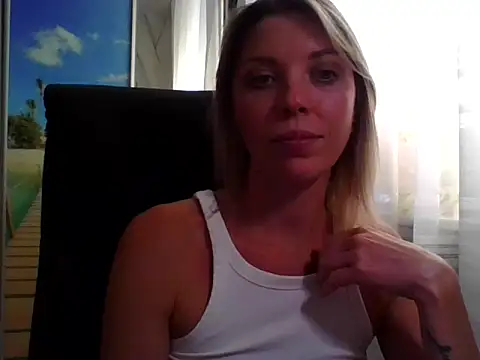 Snapshot of VelvetLove287 chatting on September 26, 2:13 pm VelvetLove287 online show from September 26, 2:13 pm