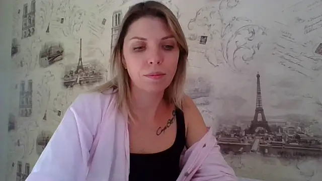 Snapshot of VelvetLove287 chatting on March 19, 1:51 pm VelvetLove287 online show from March 19, 1:51 pm