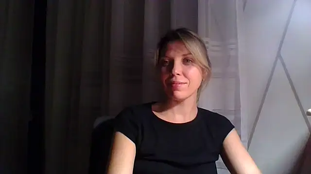 Snapshot of VelvetLove287 chatting on February 24, 7:41 pm VelvetLove287 online show from February 24, 7:41 pm